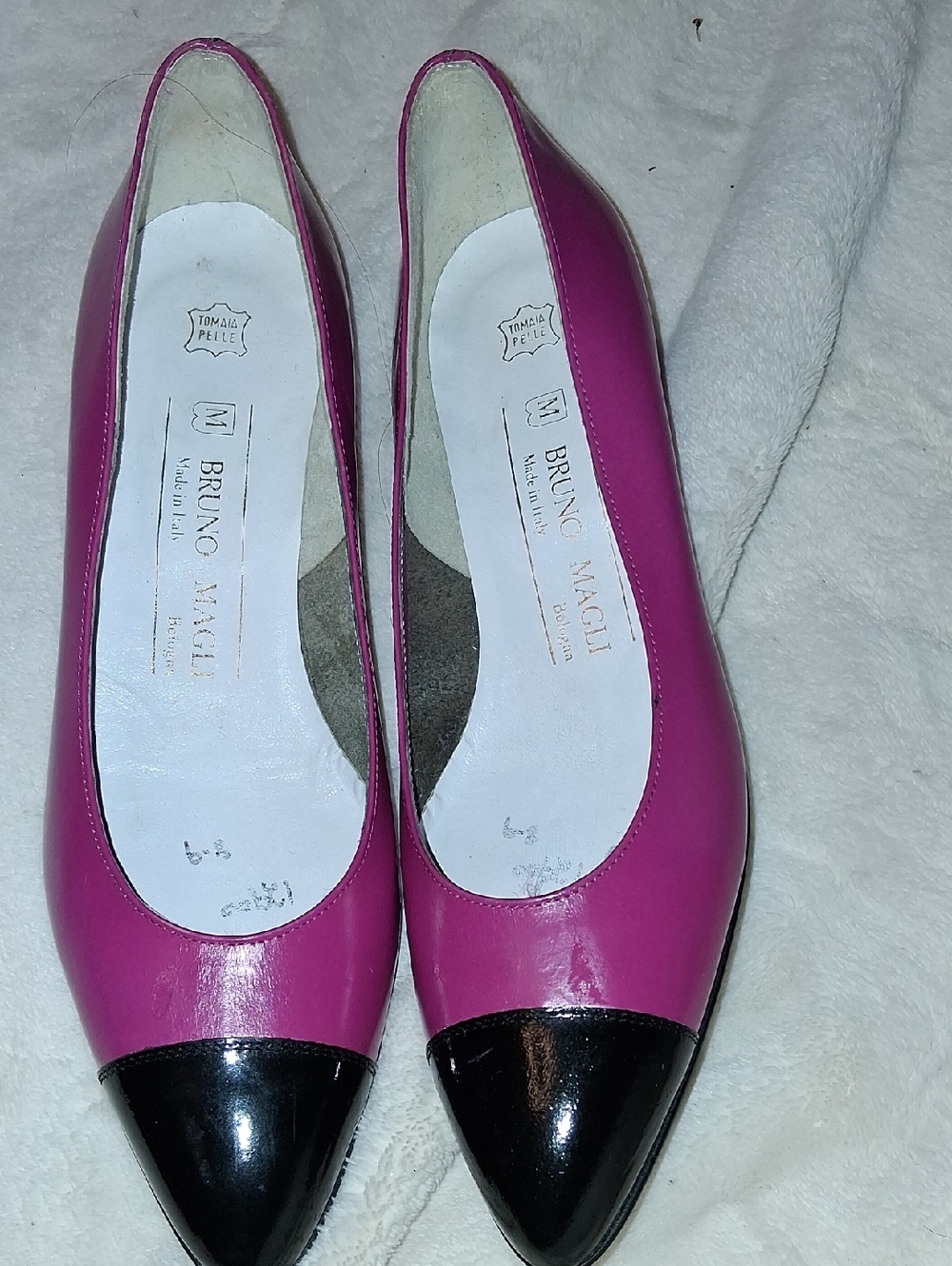Bruno Magli Pink and Black Pointed-Toe Leather Flats